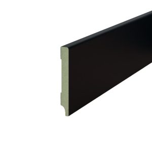 Gladde plint 70×15 mm – MDF zwart voorgelakt (RAL 9005) kopen bij Woningstoffering Totaal