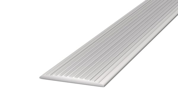 PVC Inleg nr. Grijs voor aluminium Trapkant 25mtr (nr. 825)
