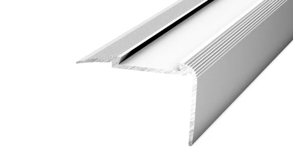 Trapkant Zilver zonder inleg 54 x 27 aflopend – 300 cm (nr. 193)