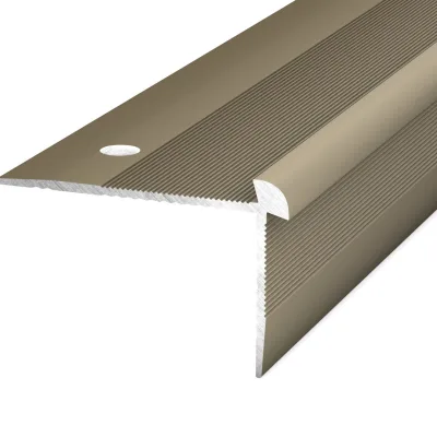 Traprandprofiel PVC 3mm 26mm Edelstaal-Mat 40x26mm – 250 cm (nr. 187) kopen bij Woningstoffering Totaal
