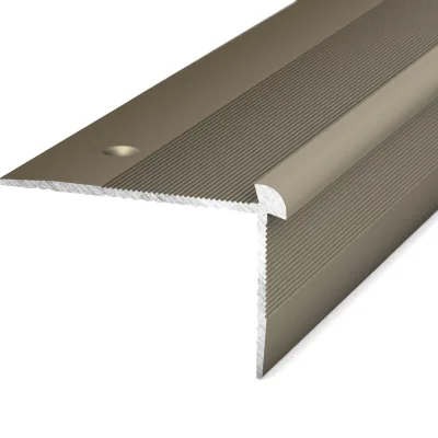 Traprandprofiel PVC 2,5mm Edelstaal-Mat 39,5×25,5mm – 250 cm (nr. 287) kopen bij Woningstoffering Totaal