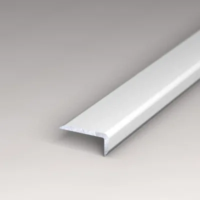 Hoekstrip 15×6,5 Zilver zelfklevend – 270 cm (nr. 278) kopen bij Woningstoffering Totaal