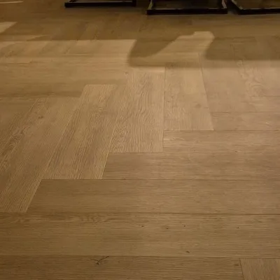 PVC-visgraat in een licht eikendecor, Harderwijk